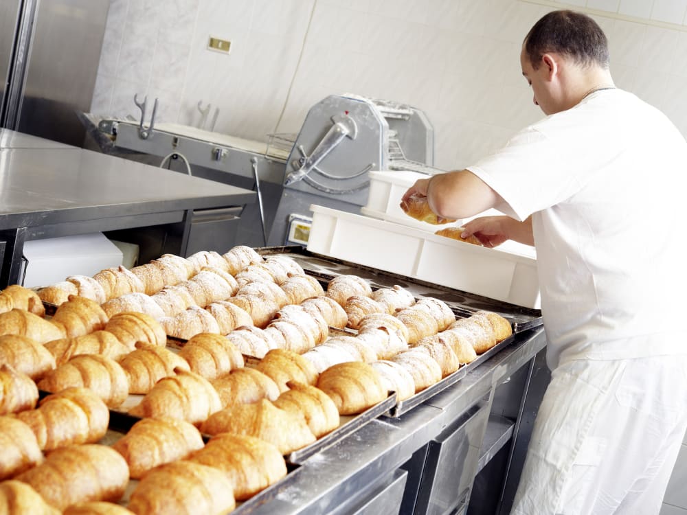Food_Bread_Production_Man.tiff