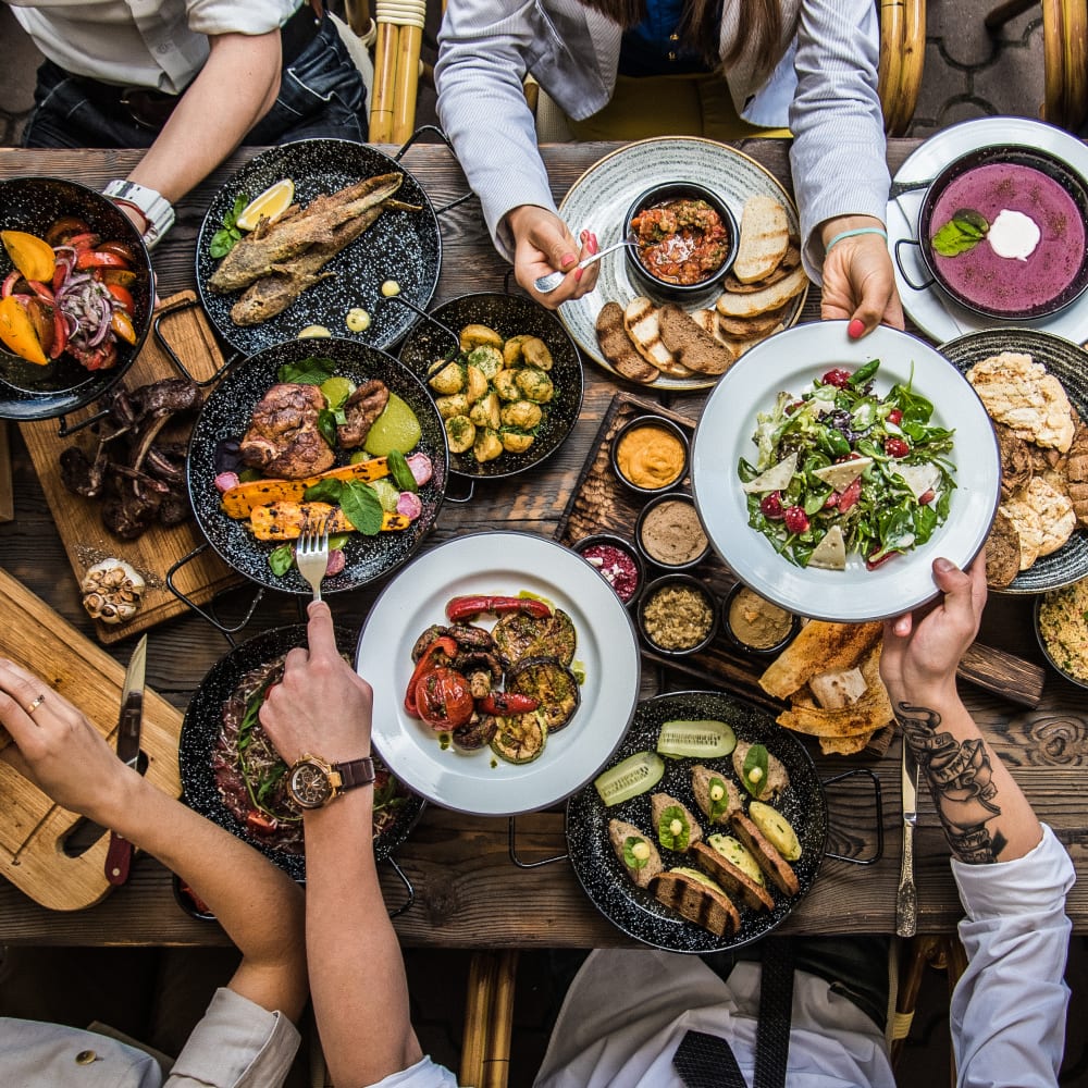 Food_Table_Dishes_Hand.tiff