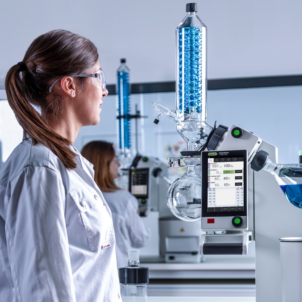 Woman_Laboratory_06.tiff